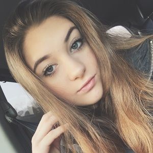 Meet your Posher, Olivia